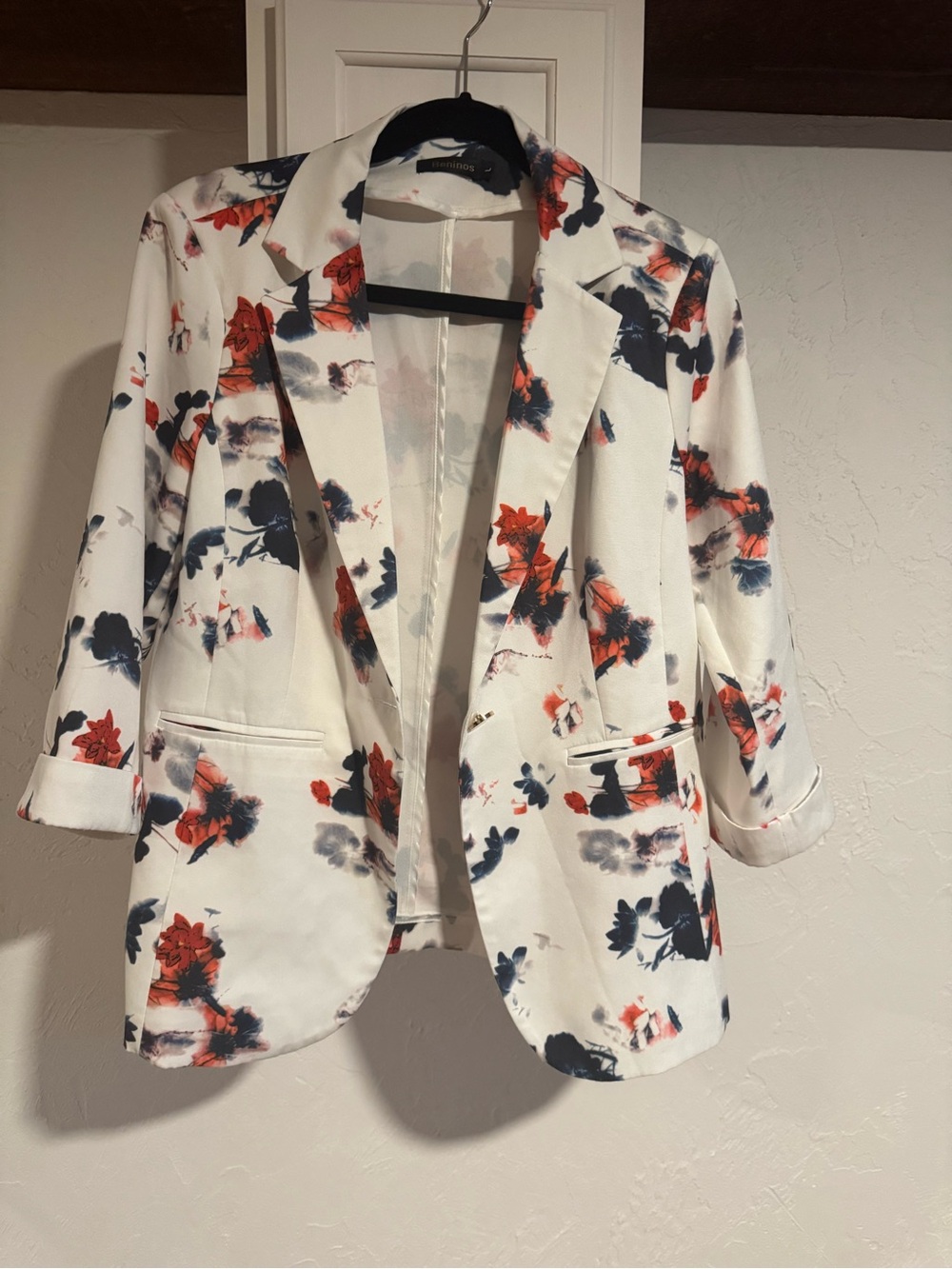 Beninos White watercolor Floral Blazer- White with Red & Navy Floral large